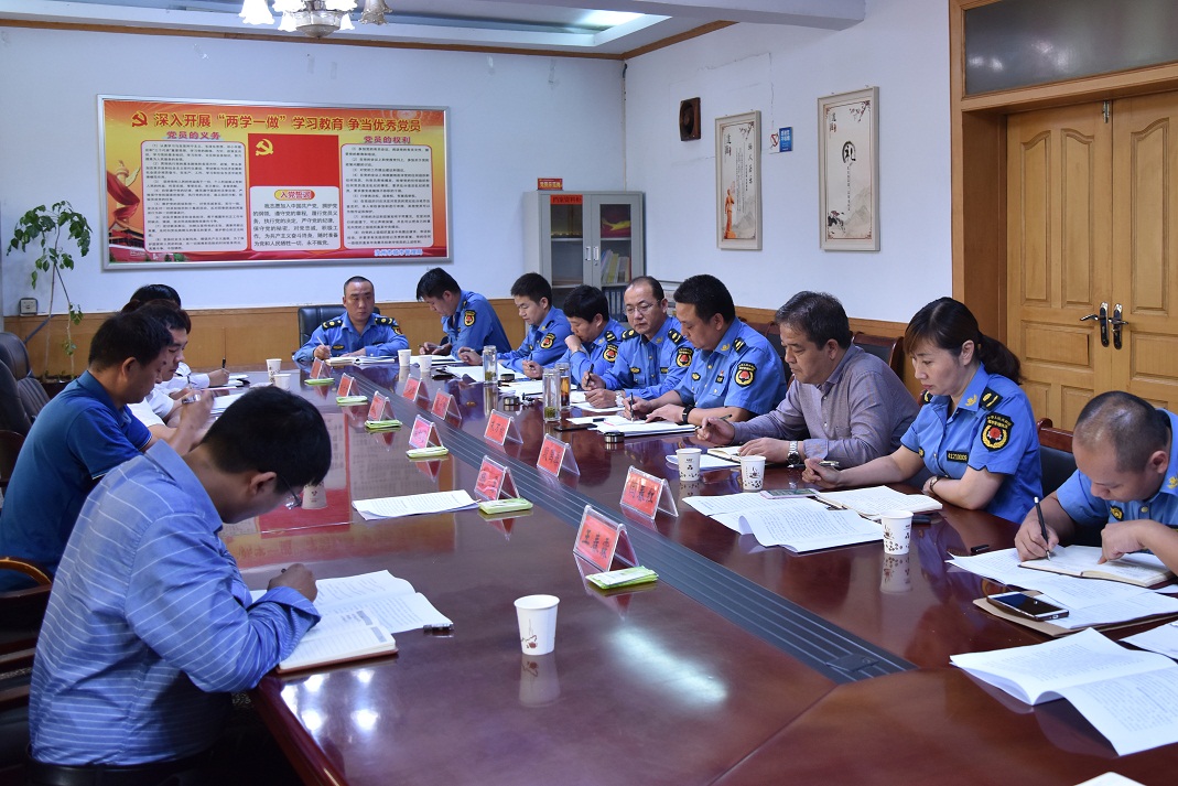 围绕活动主题, 汝州市城市管理局局长朱万钦从遏制违法建设, 助力百
