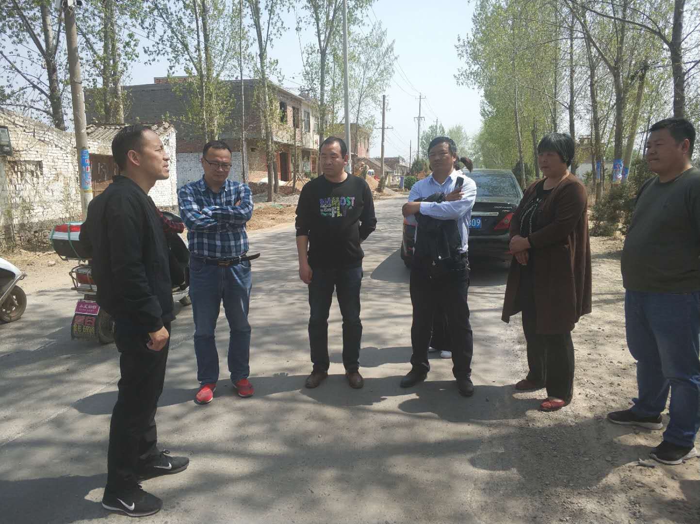清明节:陵头镇干群工作不停歇