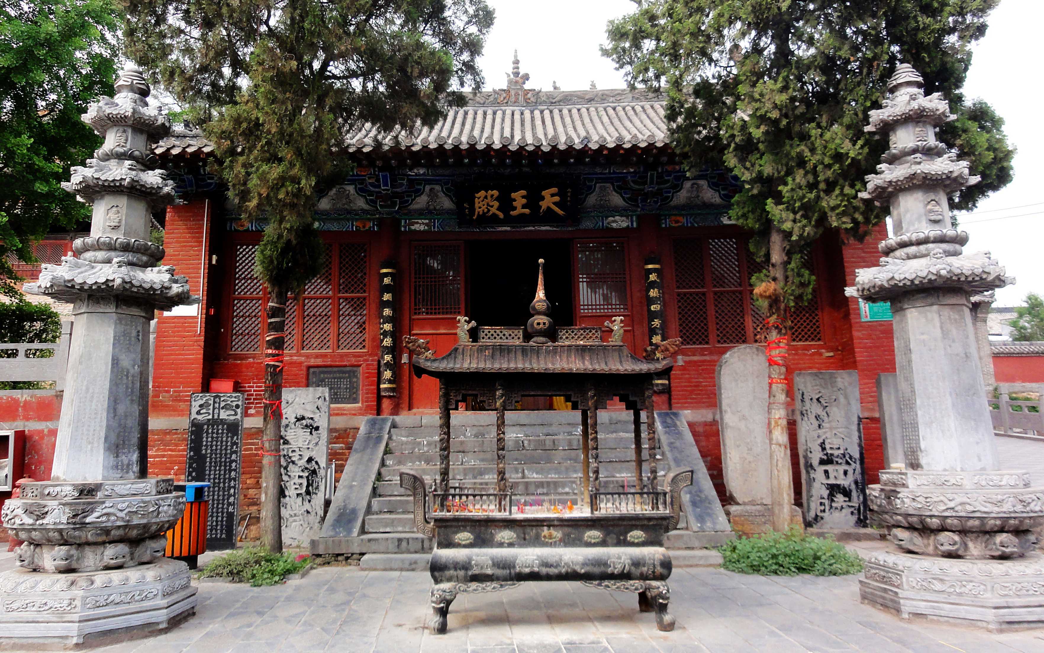 汝州市-风穴寺-天王殿，赵留忠摄。建于明弘治年间（公元1488-1506年）。正面供奉弥勒菩萨，背后为韦驮菩萨，左右为四大天王和哼哈二将。.JPG